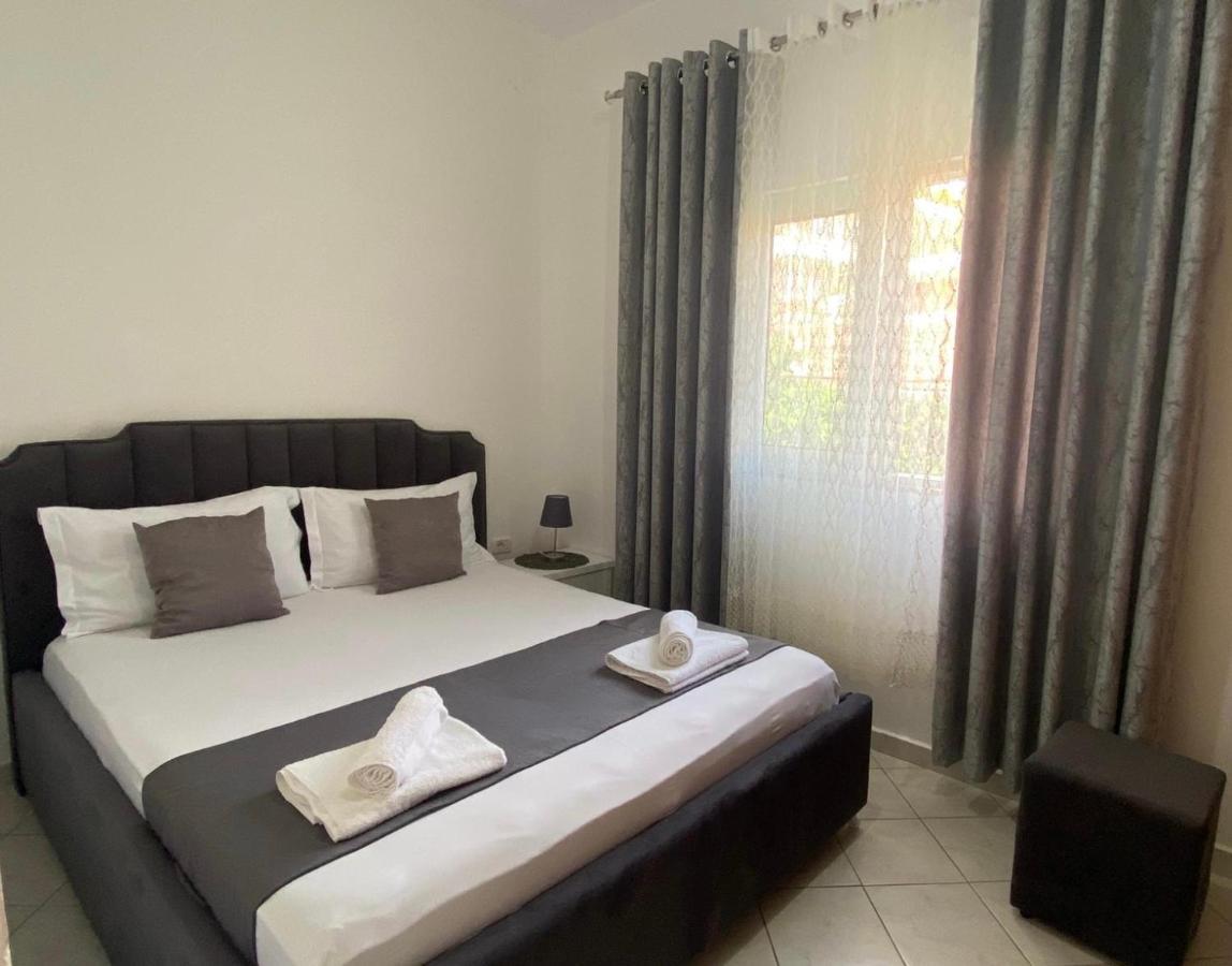 Niko Apartament Sarandë エクステリア 写真